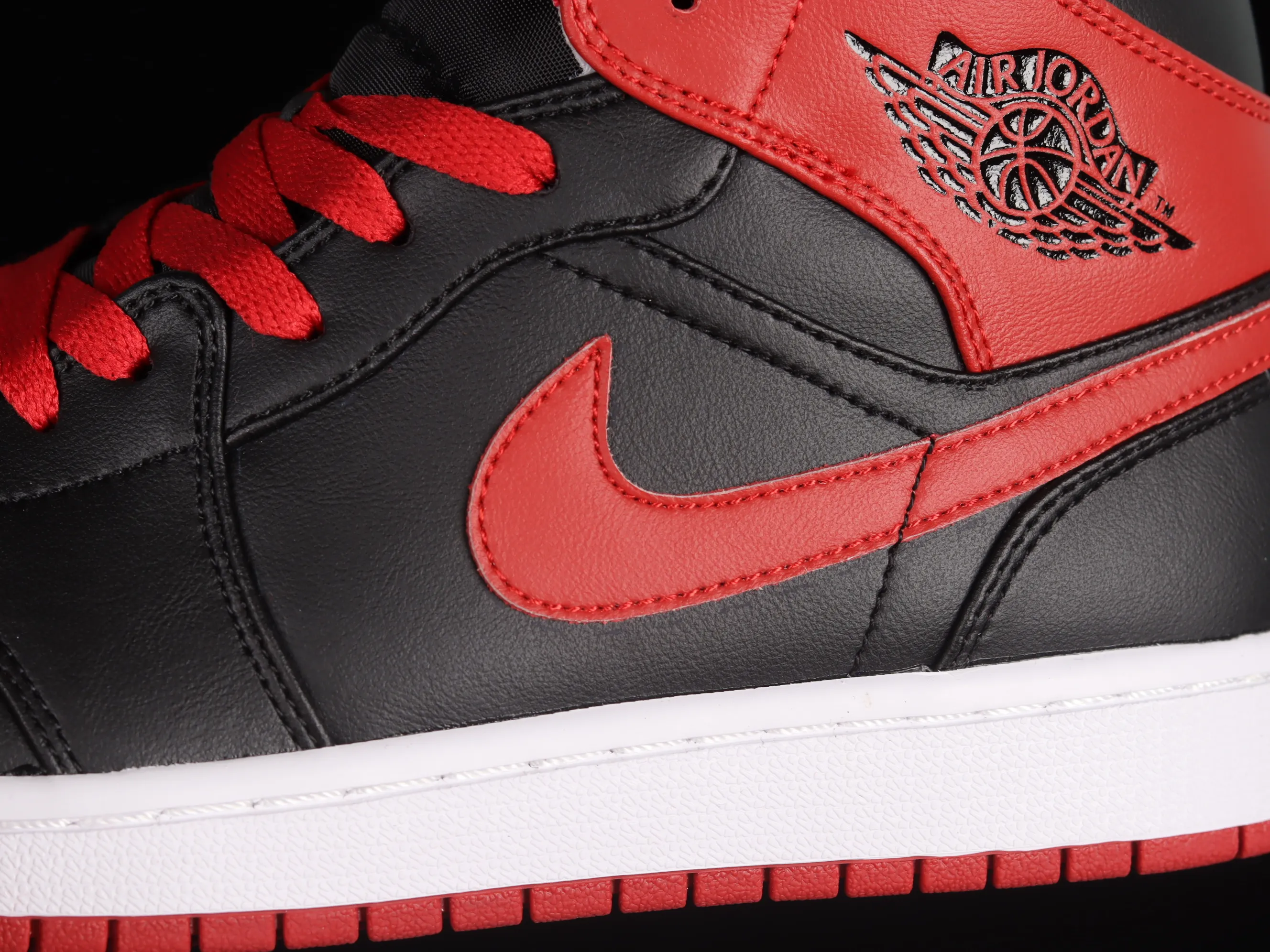 All categories Air Jordan Jordan series basketball shoes Air Jordan 1 Mid Air Jordan 1 Mid AJ1 Joe 1 black and red China basketball shoes DQ8426-060